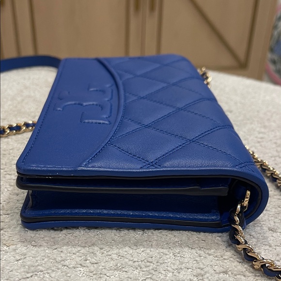 NWOT Tory Burch Royal Blue Quilted Shoulder Bag - Picture 4 of 7